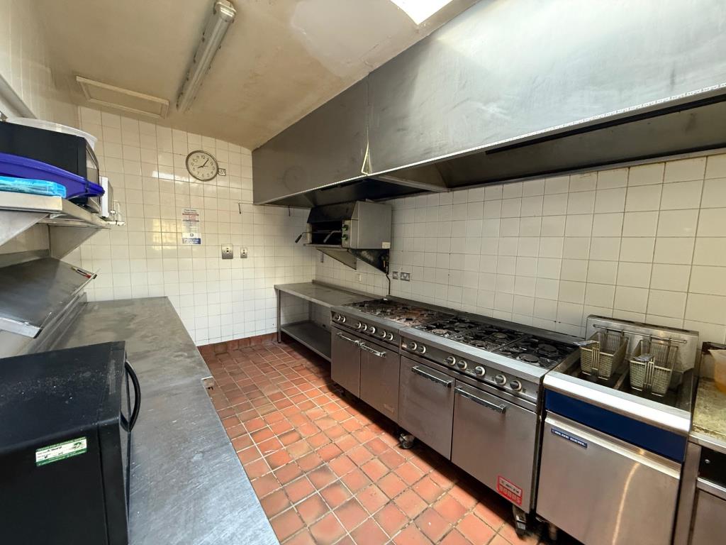 Lot: 129 - FREEHOLD PUBLIC HOUSE SITUATED IN POPULAR SUFFOLK VILLAGE LOCATION - Commercial Kitchen area